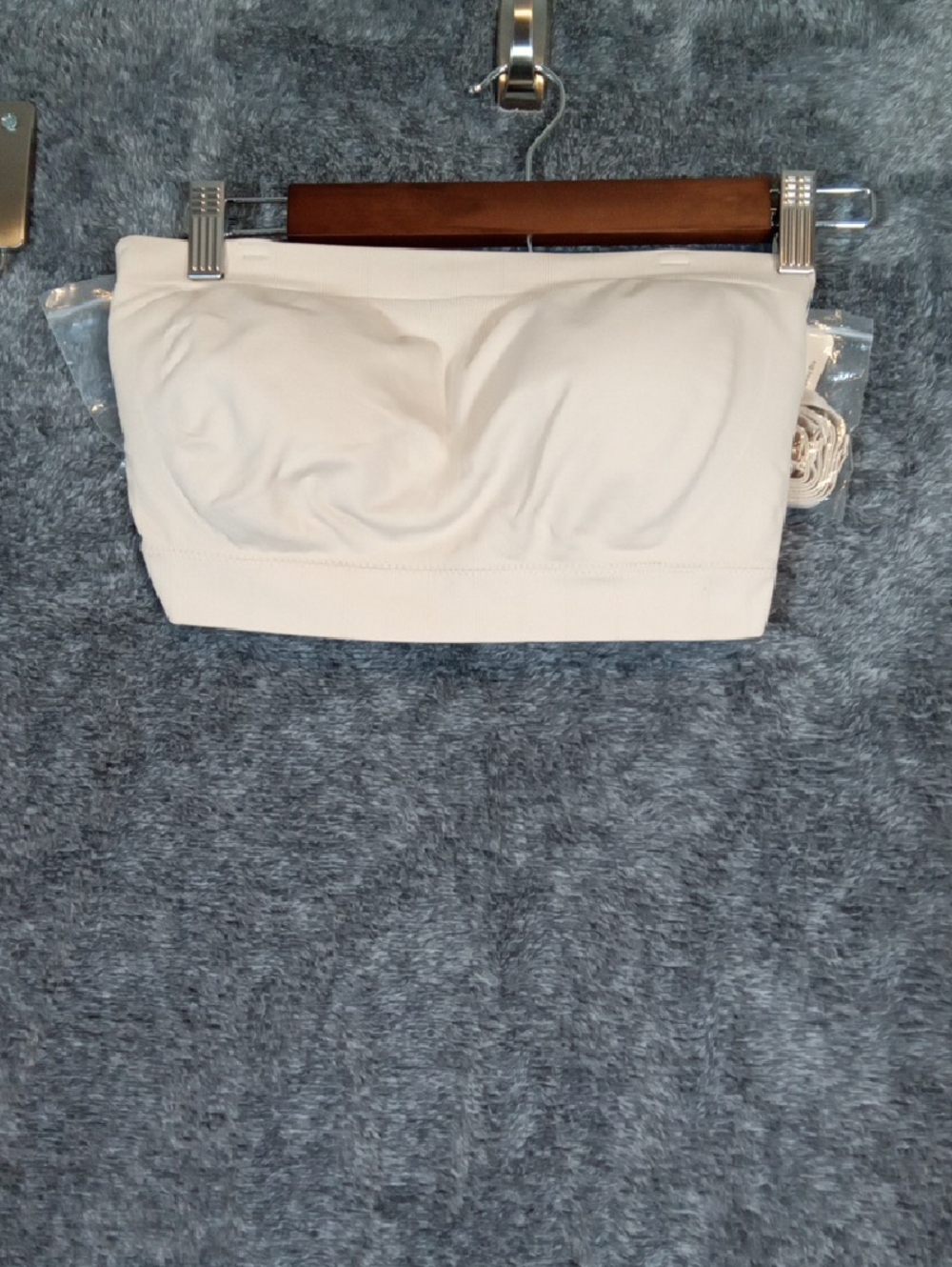 Truekind Seamless Strapless Bandeau Bra in Light Beige Convertable Womens L